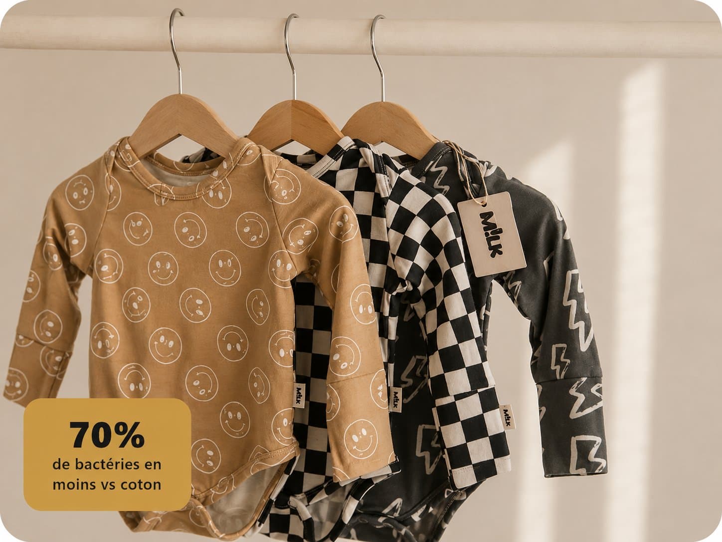 Stack vêtements bambou M!LK pliés tons naturels — antibactérien hypoallergénique